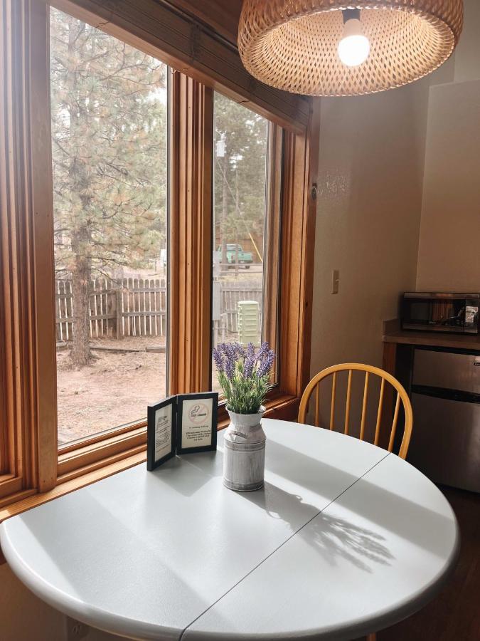 Cozy Cabin Suite Bed And Breakfast Woodland Park Exterior foto